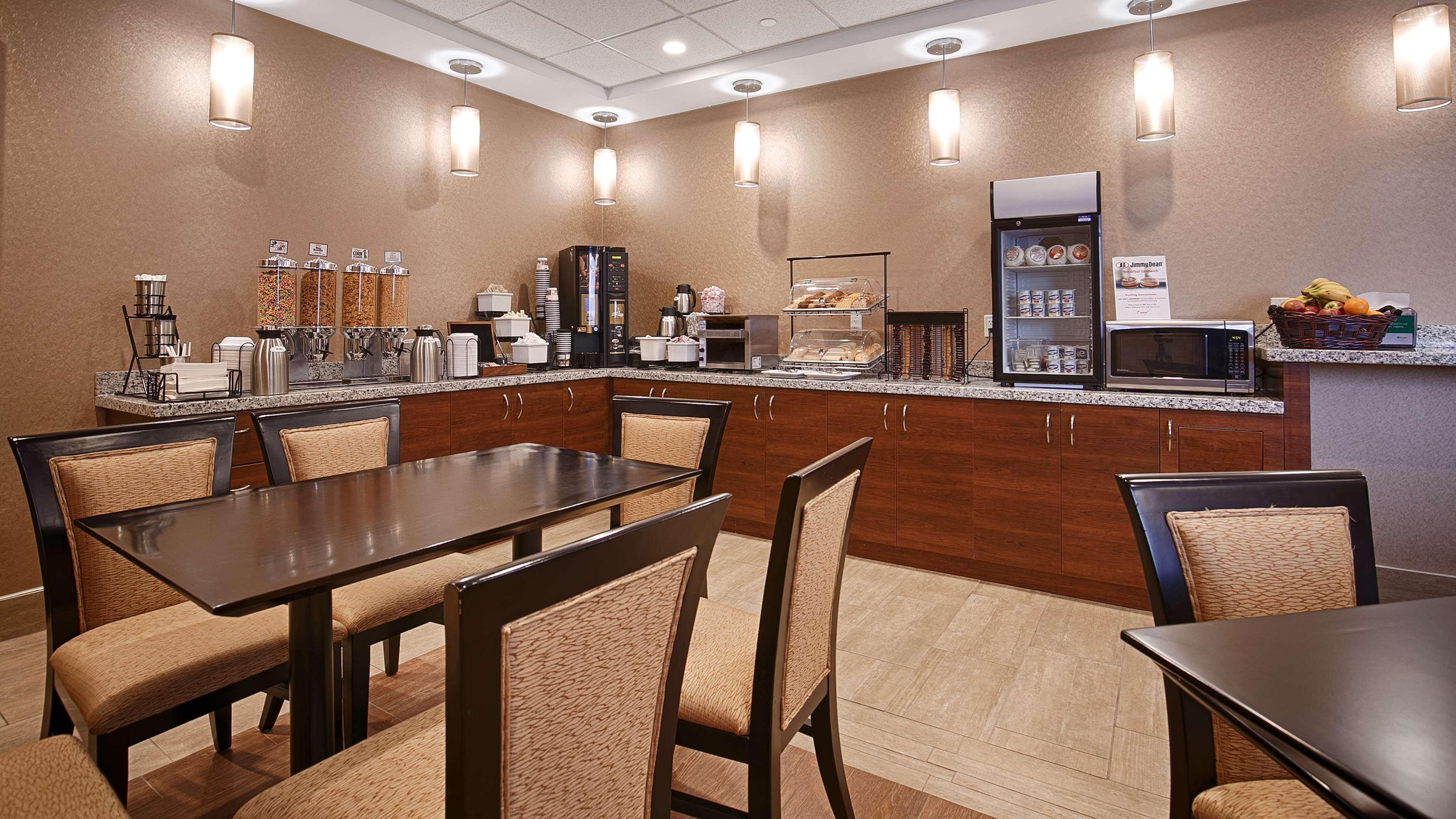 Best Western Plus Fergus Hotel Экстерьер фото
