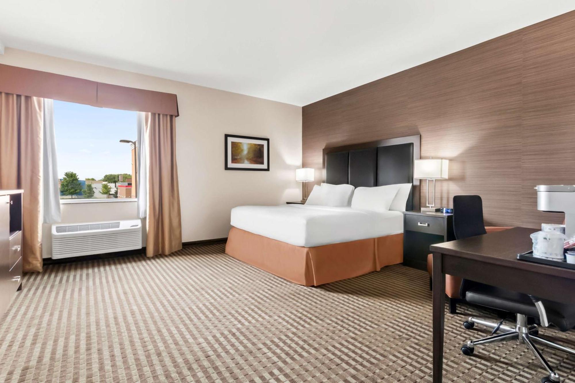 Best Western Plus Fergus Hotel Экстерьер фото