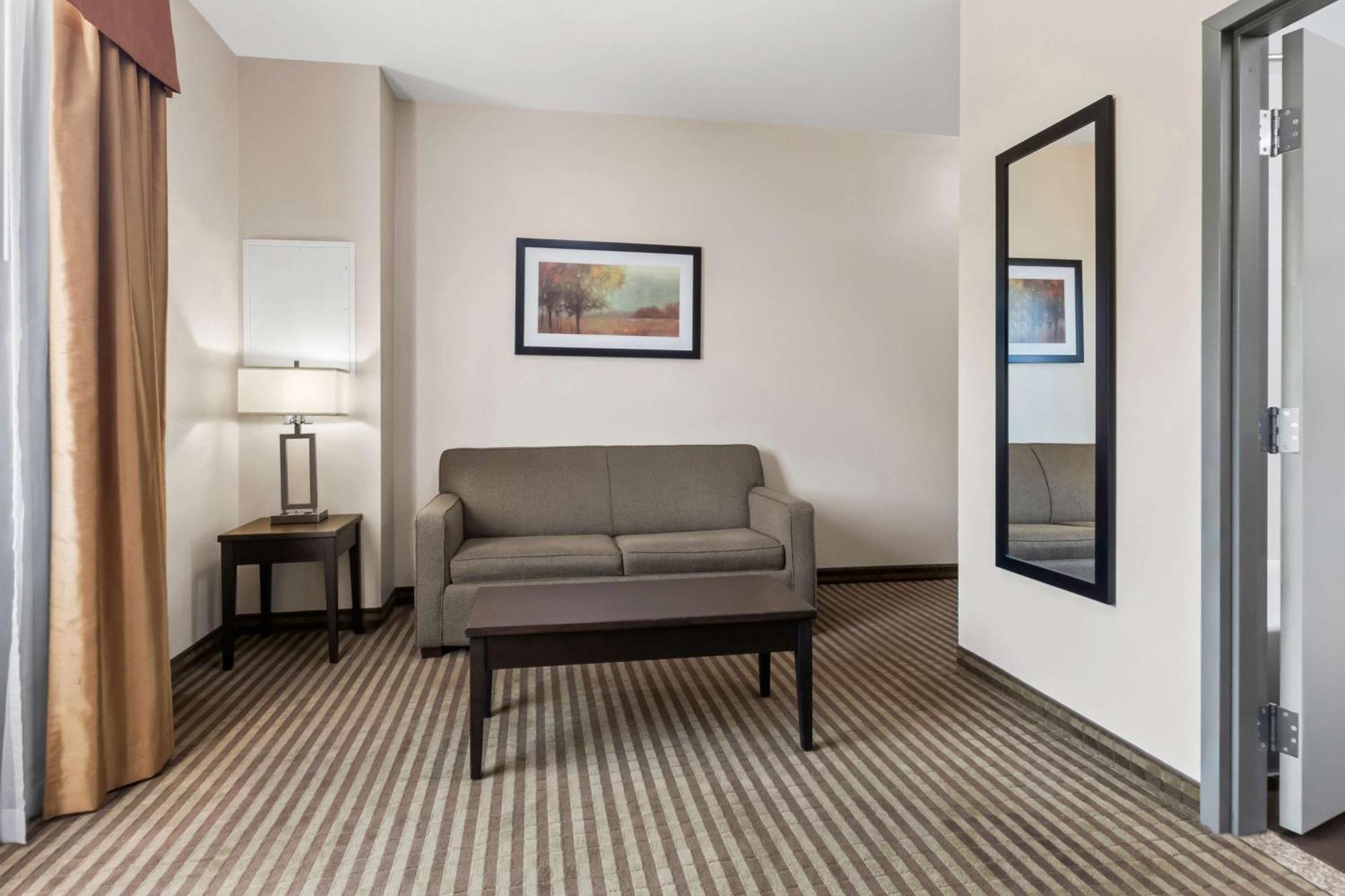 Best Western Plus Fergus Hotel Экстерьер фото