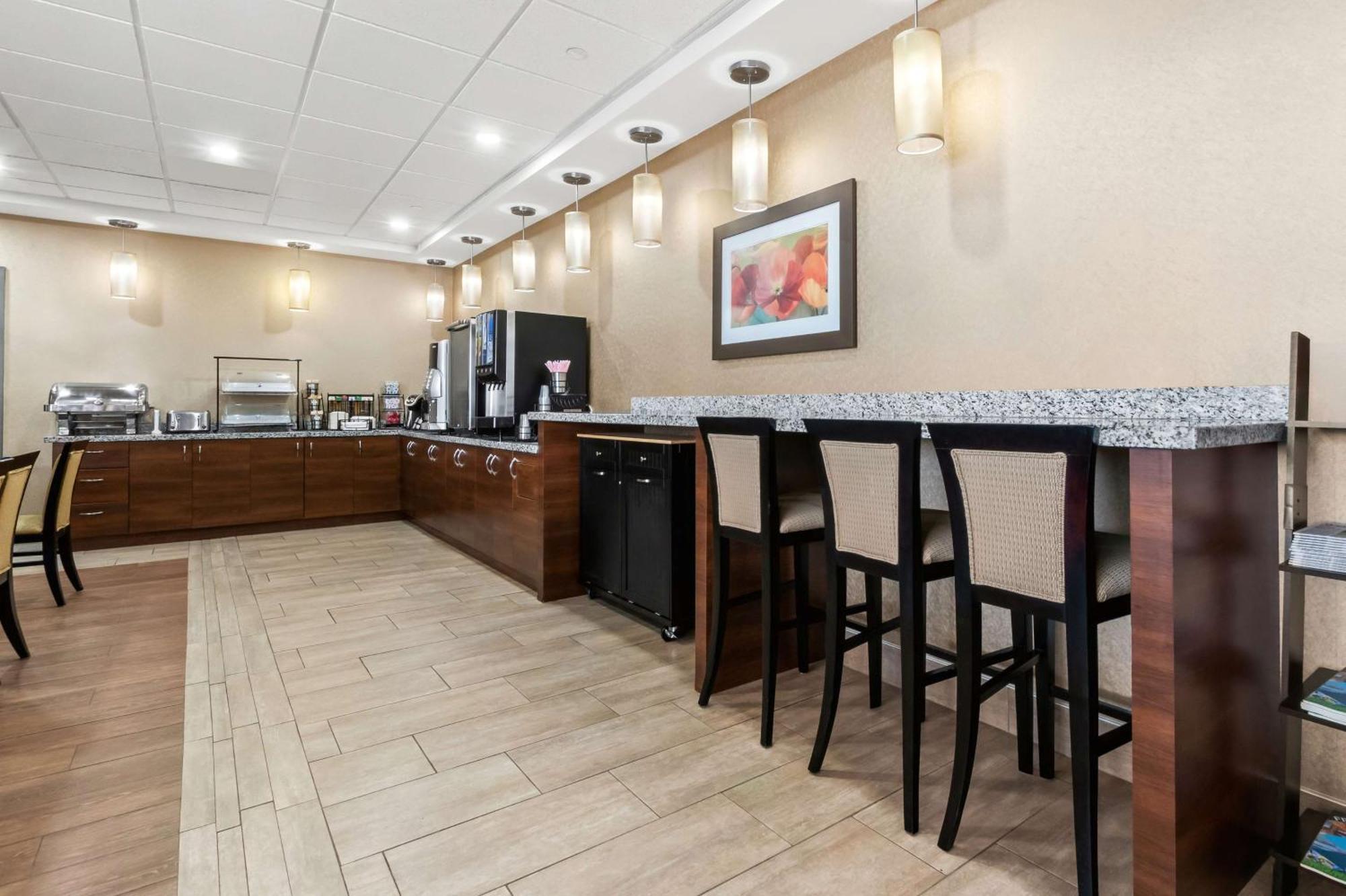 Best Western Plus Fergus Hotel Экстерьер фото