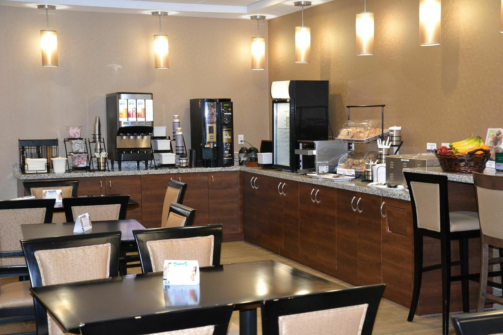 Best Western Plus Fergus Hotel Экстерьер фото